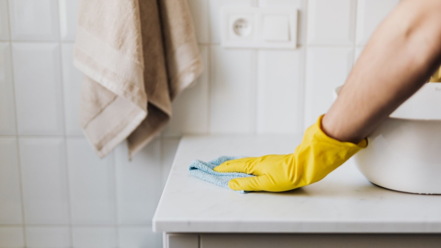 Bathroom cleaning in Williamsburg VA