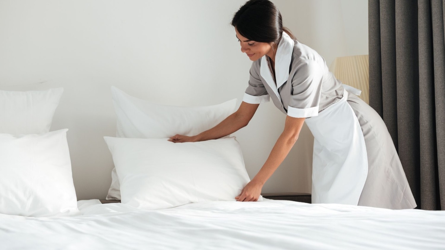 Maid service bedroom cleaning in Williamsburg VA